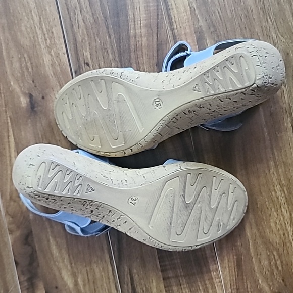 Wedge Sandals - Picture 3 of 3